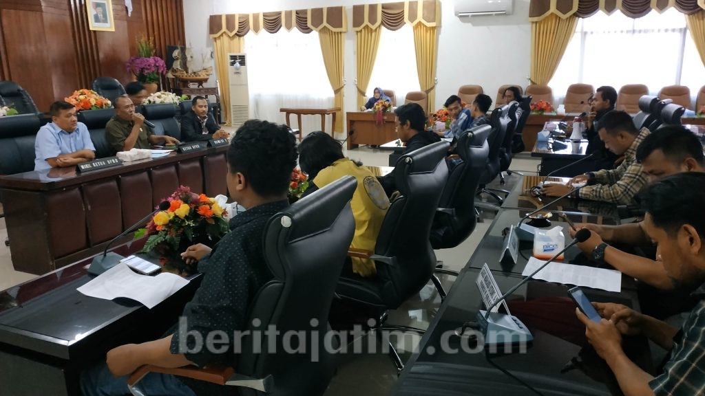 Elemen Mahasiswa se-Mojokerto Demo DPRD, Ini Tuntutannya