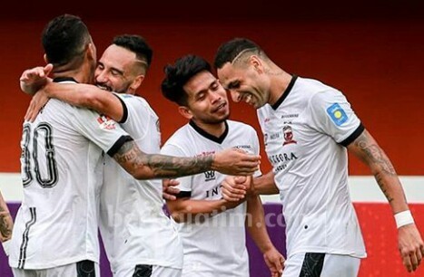 Sepasang Gol Beto Bawa Madura United Raih 1 Poin di Sleman