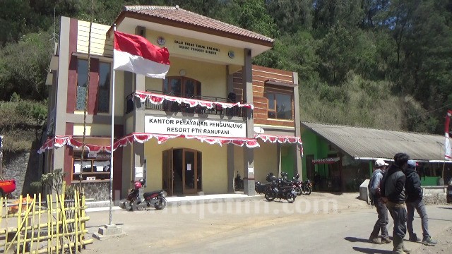 Ada Kebakaran, Pendakian di Gunung Semeru Ditutup