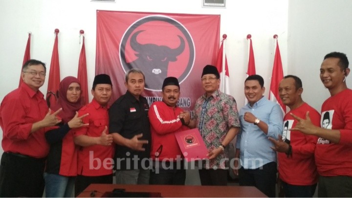 Tarung Lagi di Pilkada Tuban, Setiadjit Ambil Formulir di PDIP