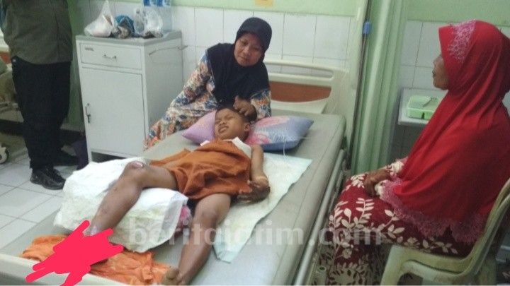 Terperosok Limbah Berbahaya di Pinggir Jalan, Ahmad Dani Luka Bakar Serius