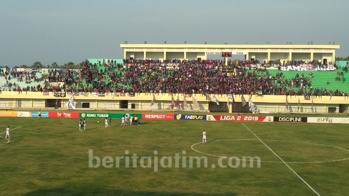 Babak I, Pemain Persik dapat Kartu Merah, Skor Masih Kacamata