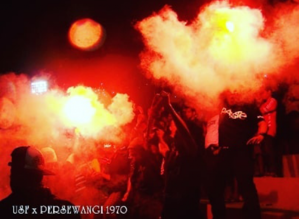 Supporter Nyalakan Flare, Manajer Persewangi Jos Rudi: Tidak Apa-apa