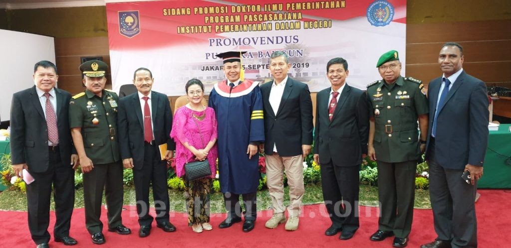 Kolonel TNI Pustaka Bangun Meraih Gelar Doktor Cumlaude di IPDN