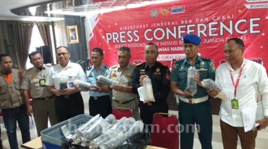3 Oknum Pegawai PT AP Bandara Juanda Selundupkan 113 Ribu Bibit Lobster