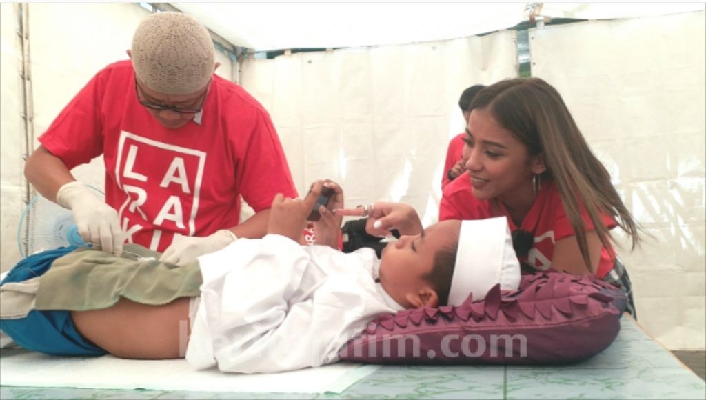 Hari Sumpah Pemuda, Penyanyi Ini Gelar Khitanan Massal