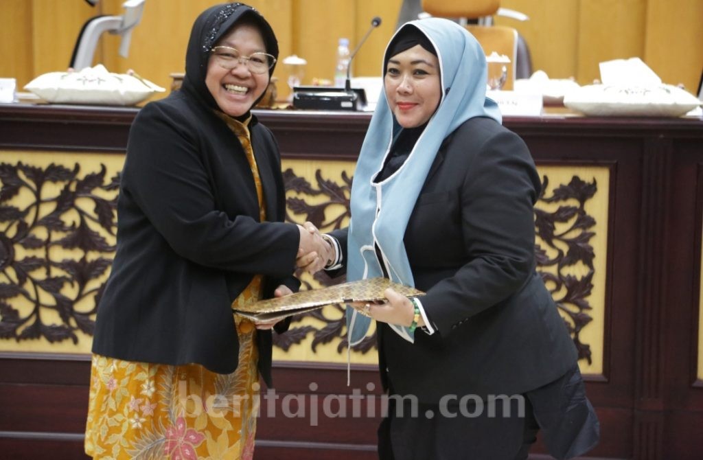 Wali Kota Risma Pastikan Perizinan di Surabaya Berasaskan Kemudahan