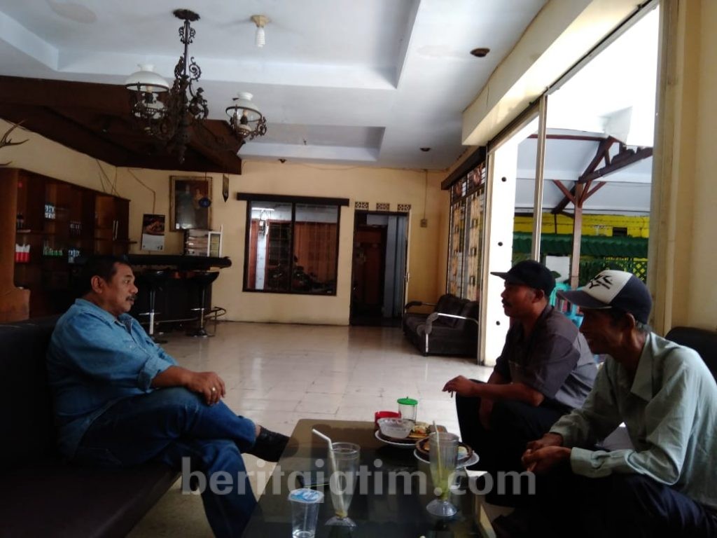 Warga Klepu Malang Persoalkan Dana Tarikan Tanah Makam
