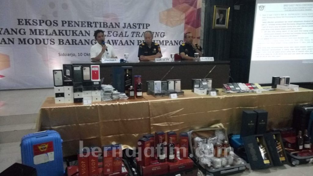 Bea Cukai Juanda Sita Puluhan Iphone 11 Tanpa Izin Edar