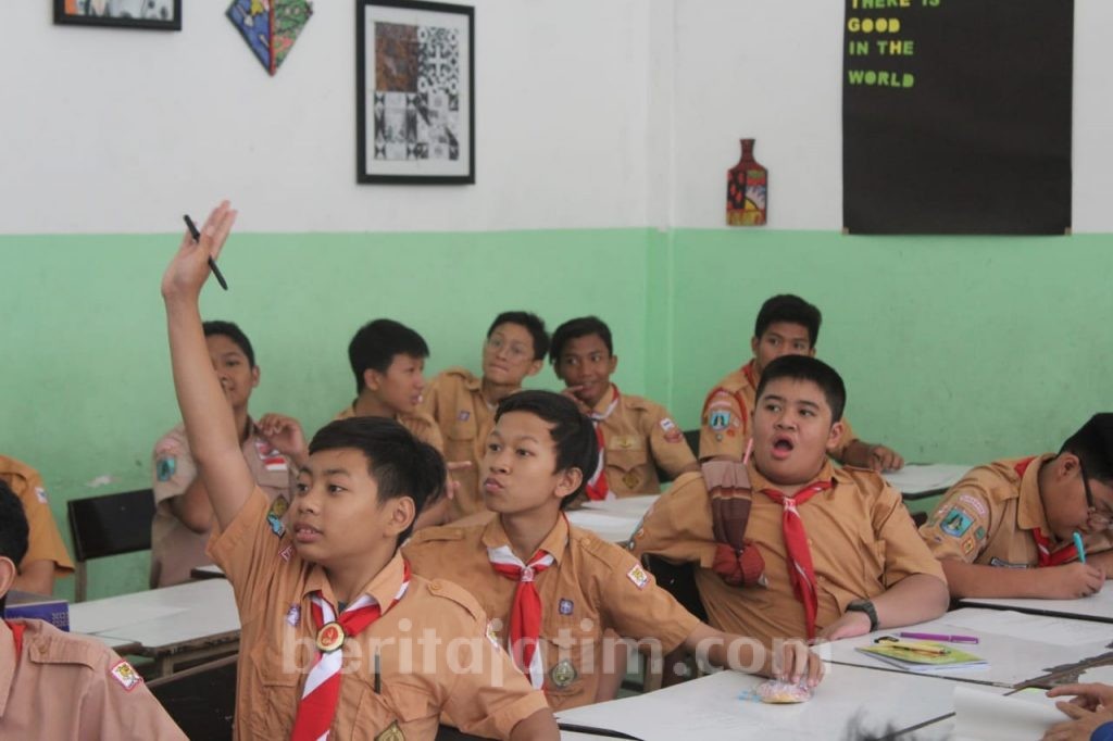 Progesteron FK Unair Kenalkan Pendidikan Seks Bagi Siswa SMP