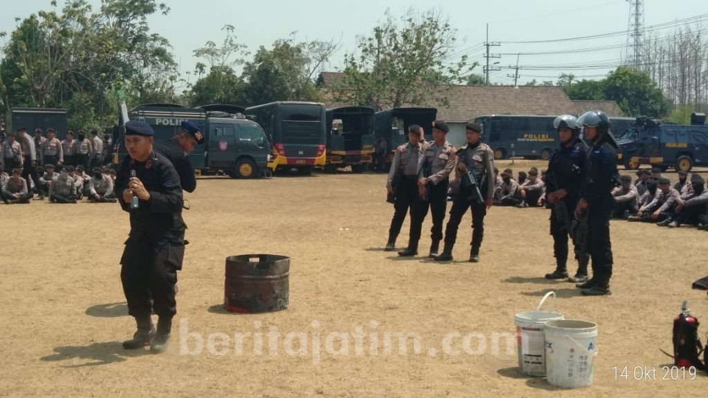 Jelang Pelantikan Presiden dan Wakil Presiden, Ratusan Personil Polri Dilatih Dalmas