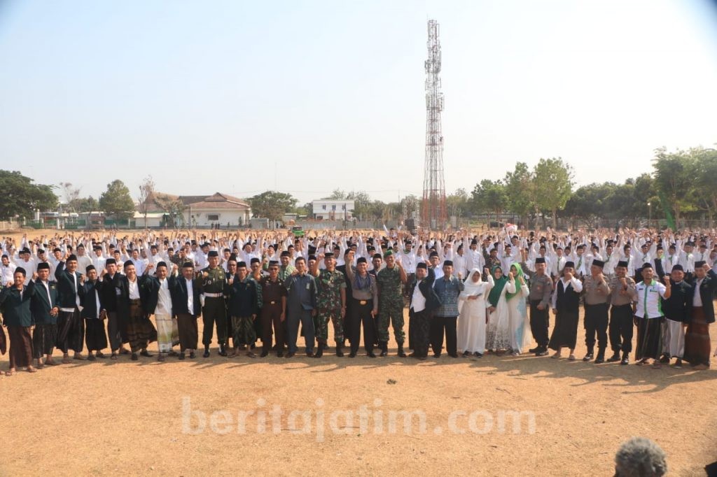 PCNU Kota Kediri Bersama Ribuan Santri Apresiasi Kinerja TNI Polri