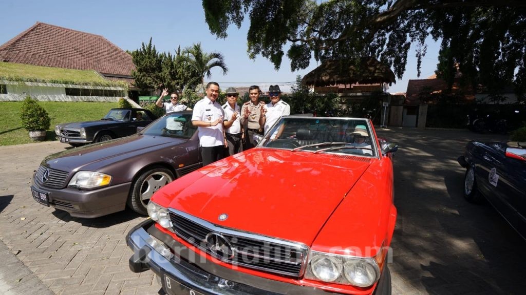 Mercedes Benz SL Club Indonesia Singgah di Banyuwangi