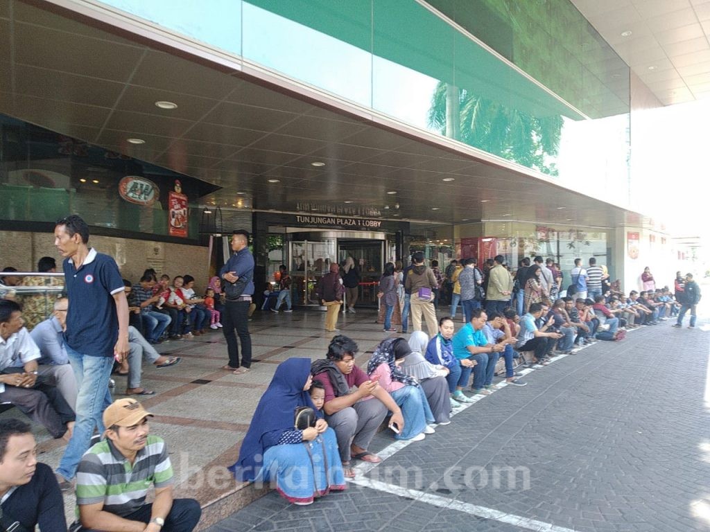 Kuota Terbatas, Warga Rela Antri Berjam-jam untuk Perpanjangan Masa Berlaku SIM