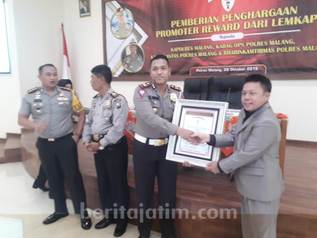 Program Si Manis Satlantas Polres Malang Raih Penghargaan Lemkapi