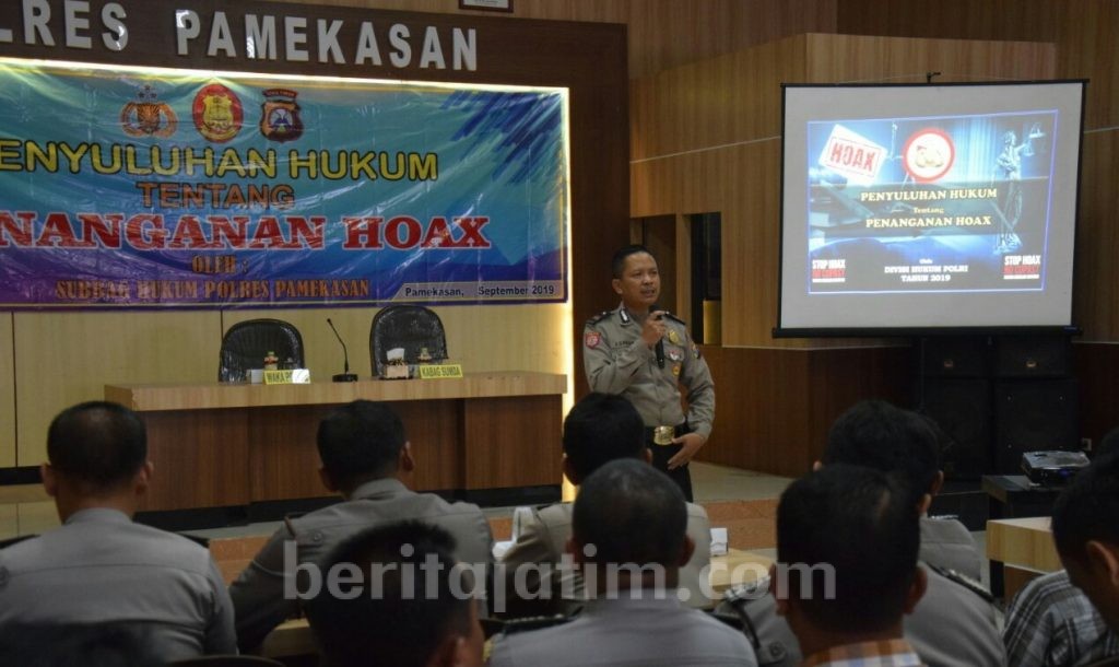 Personil Polres Pamekasan Ikuti Penyuluhan Hukum Penanganan Hoax