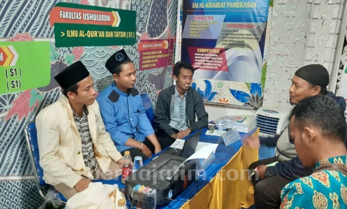 Layanan Konsultasi Gratis IAI Al-Khairat Pamekasan Jadi Atensi Pengunjung