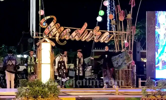Madura Eksotik Carnival Hadirkan Desainer Fashion Internasional