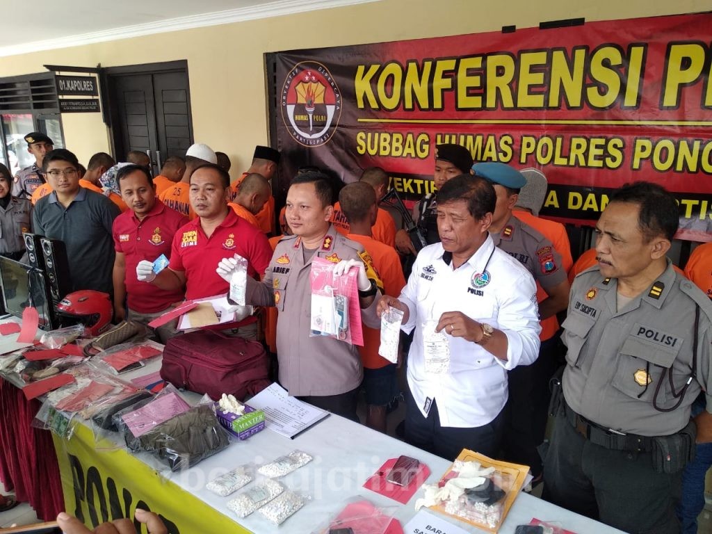 Polres Ponorogo Sita 9 Ribu Butir Pil Dobel L