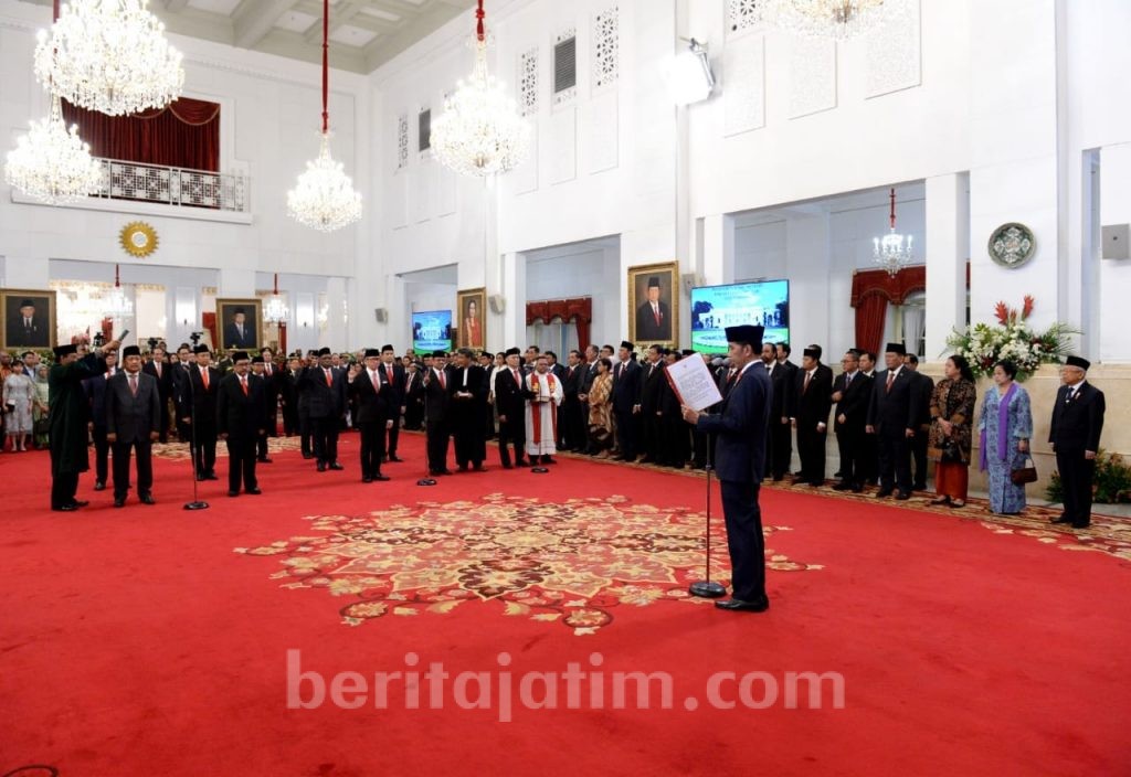 Presiden Jokowi Lantik 12 Wamen di Istana Negara