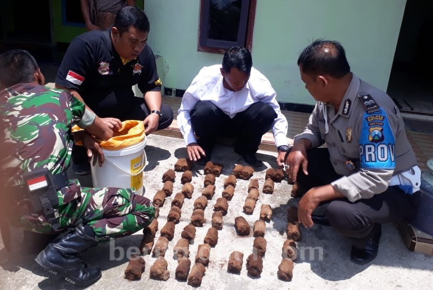 Penderes Pinus di Banyuwangi Temukan Ranjau Darat