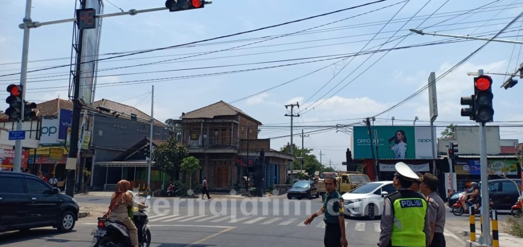Pemkab Kediri Pasang Trafic Light Menuju Jembatan Wijayakusuma