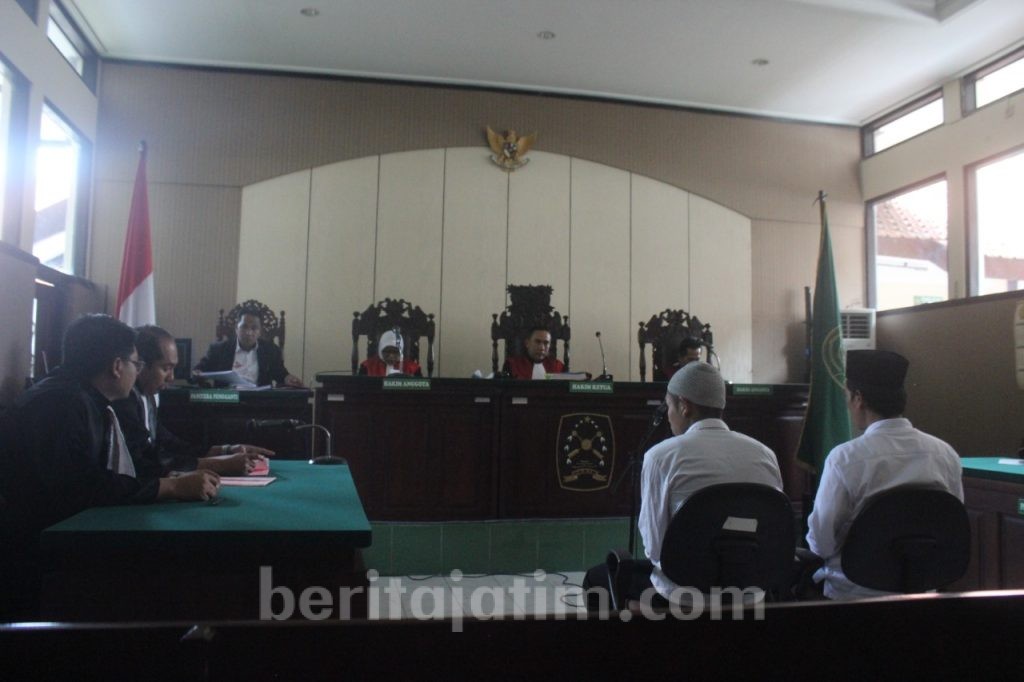Mutilasi Guru Tari Kediri, Aziz dan Aris Dituntut 15 Tahun Penjara