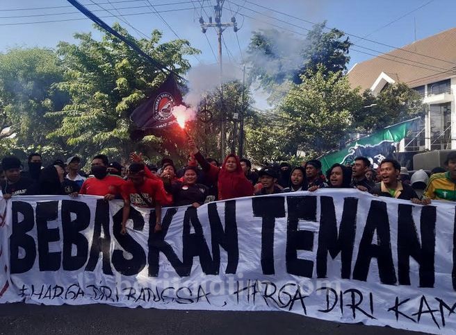 Suporter Gabungan Ancam Turunkan Massa Lebih Banyak Lagi