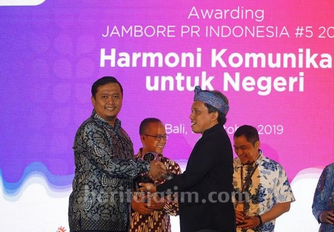 Dirut PG Dinobatkan sebagai Most Popular Leader on Social Media