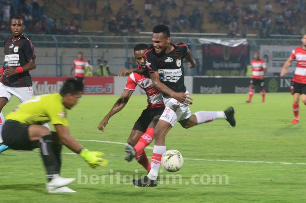 Babak I, Madura United Tertinggal 0-1 dari Persipura