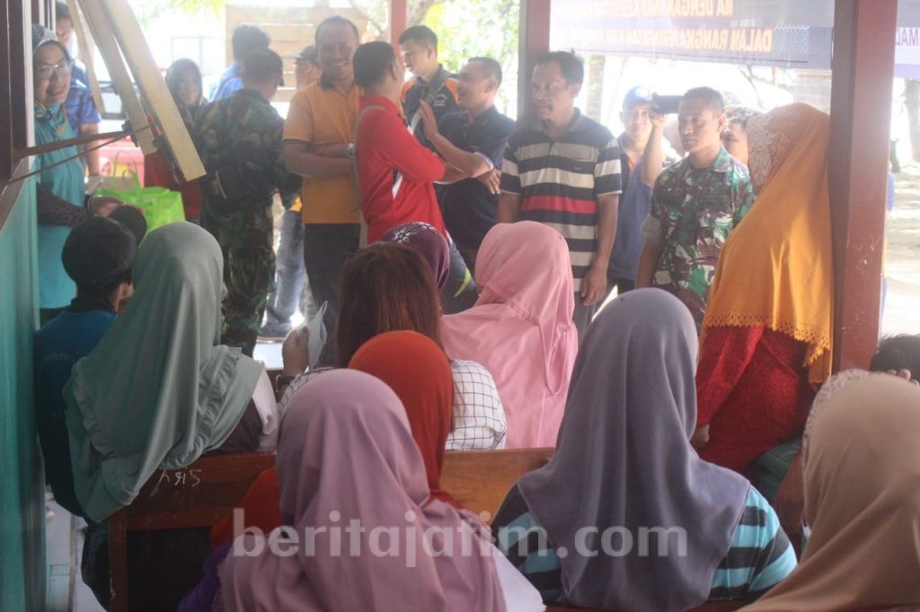 Warga Antusias Ikuti Pengobatan Gratis di Kodim Tulungagung