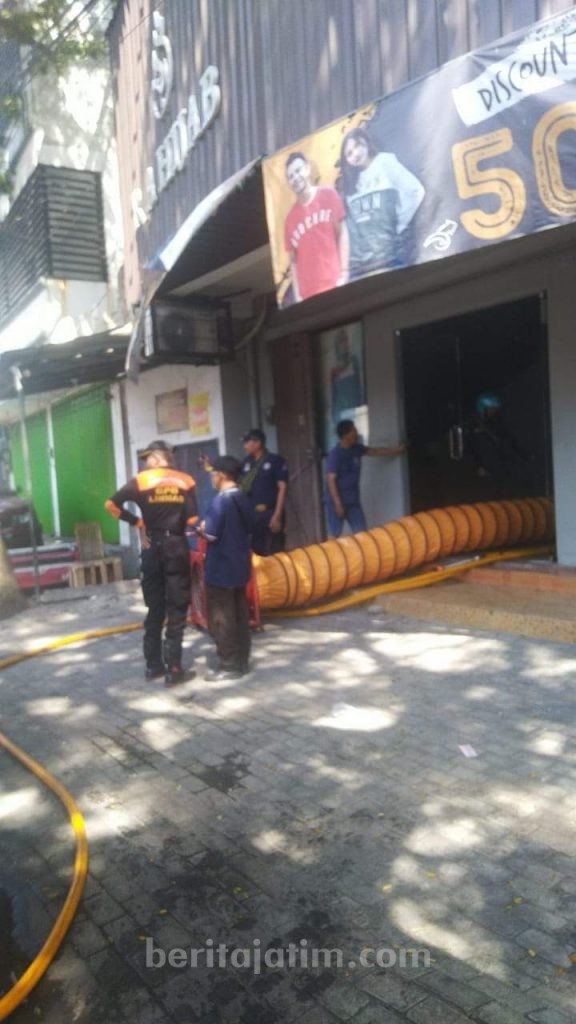 Toko RA Jeans Milik Raffi Ahmad di Surabaya Terbakar