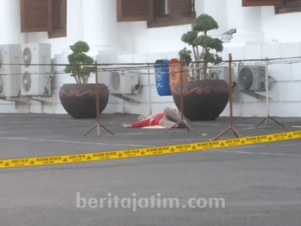 Ada Gadis Terkapar di Parkiran Polrestabes Surabaya, Ini Penjelasannya