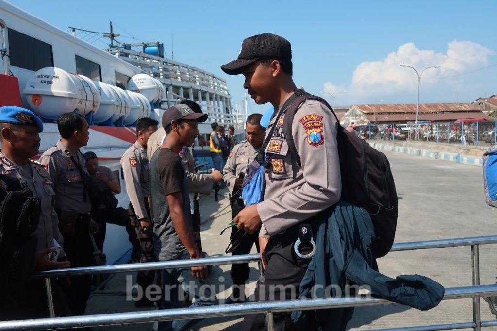 Geser 720 Personel Polisi ke Kepulauan Sumenep, Terbanyak Gayam Sepudi