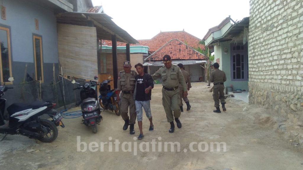 Razia Prostitusi di Rumah Warga, Satpol PP Sampang Amankan 2 Perempuan dan Seorang Pria
