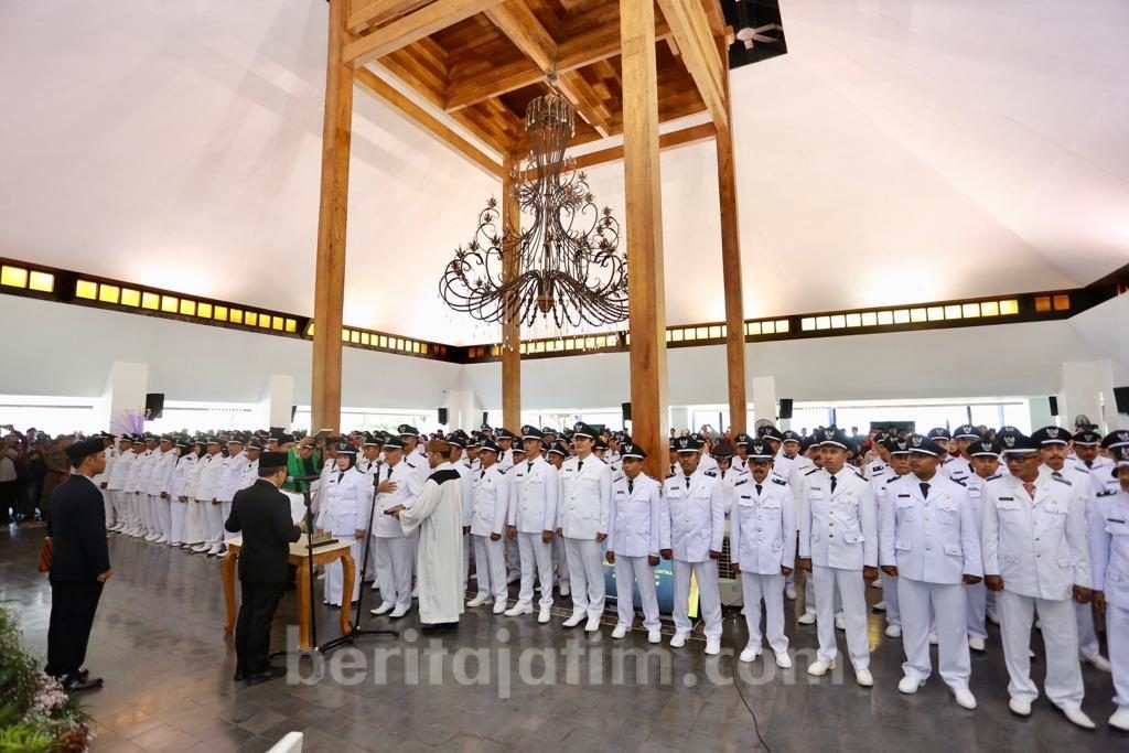 Bupati Anas Ajak Kades Pacu Kerja Tim Pemburu Kemiskinan