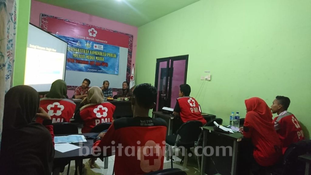 KSR PMI Pamekasan Dibekali Materi Jurnalistik Dasar