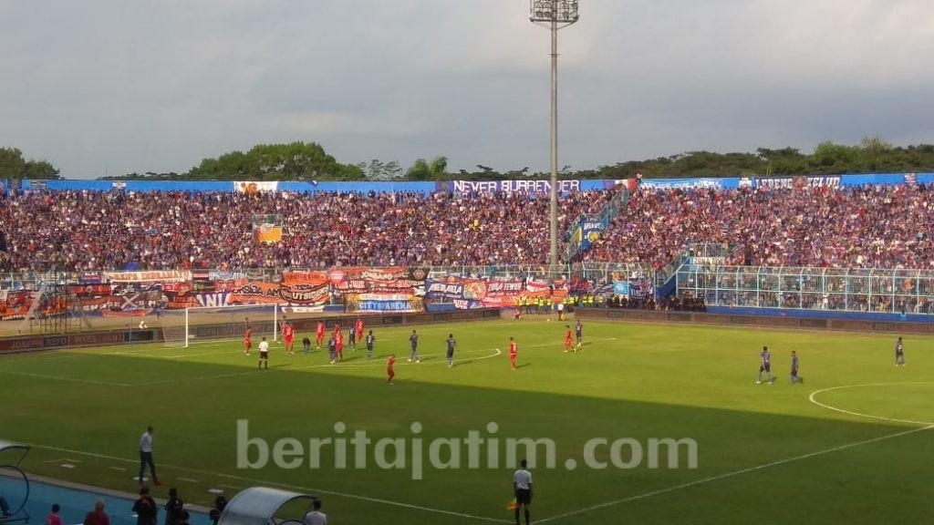Arema FC Ditahan Imbang Persija di Kanjuruhan