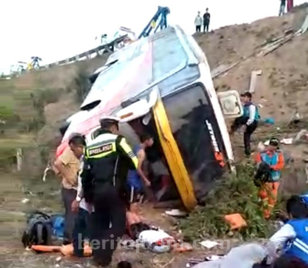 Korban Kecelakaan Bus Kramat Jati Dilarikan ke RS Citra Medika