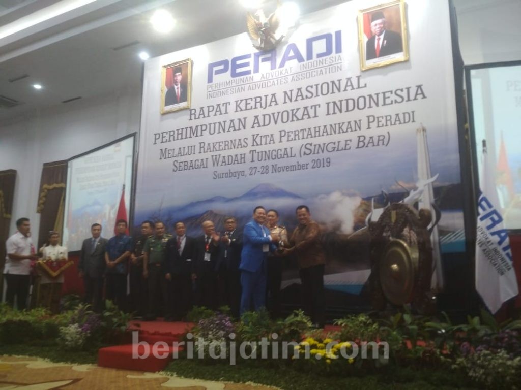Rakernas Dibuka di Grahadi, Otto Didesak Jadi Ketum Peradi Lagi