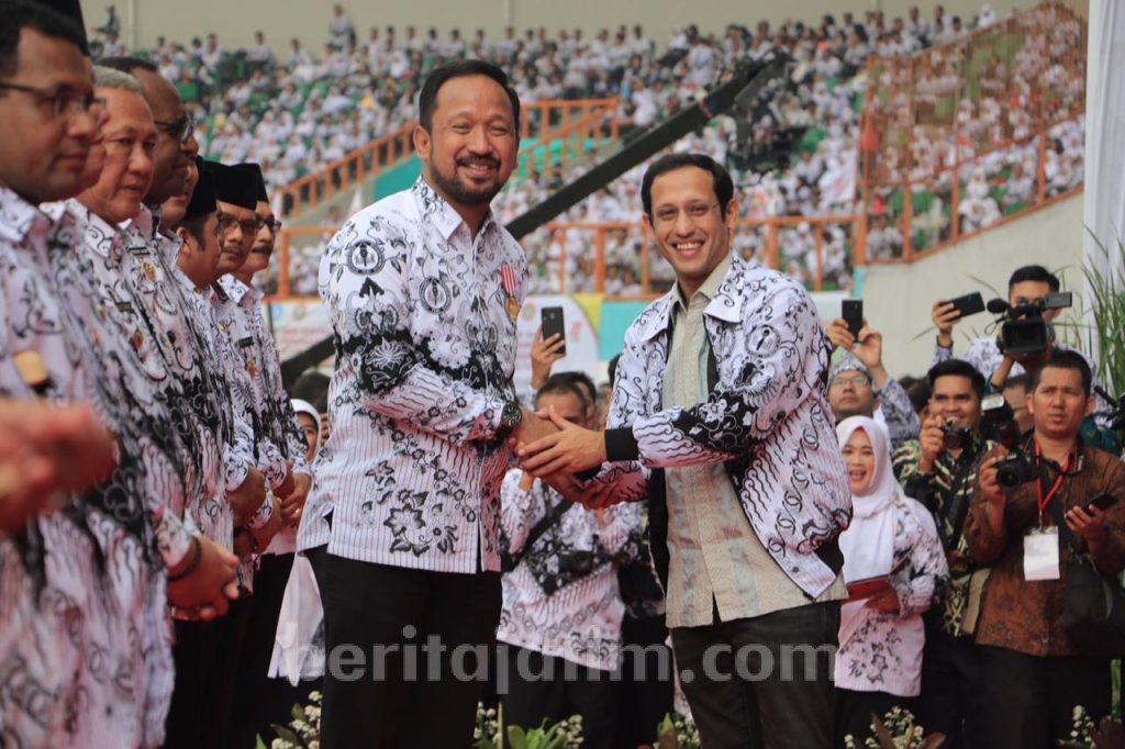Ipong Satu-satunya Kepala Daerah di Jatim Peraih Penghargaan Dwija Praja Nugraha