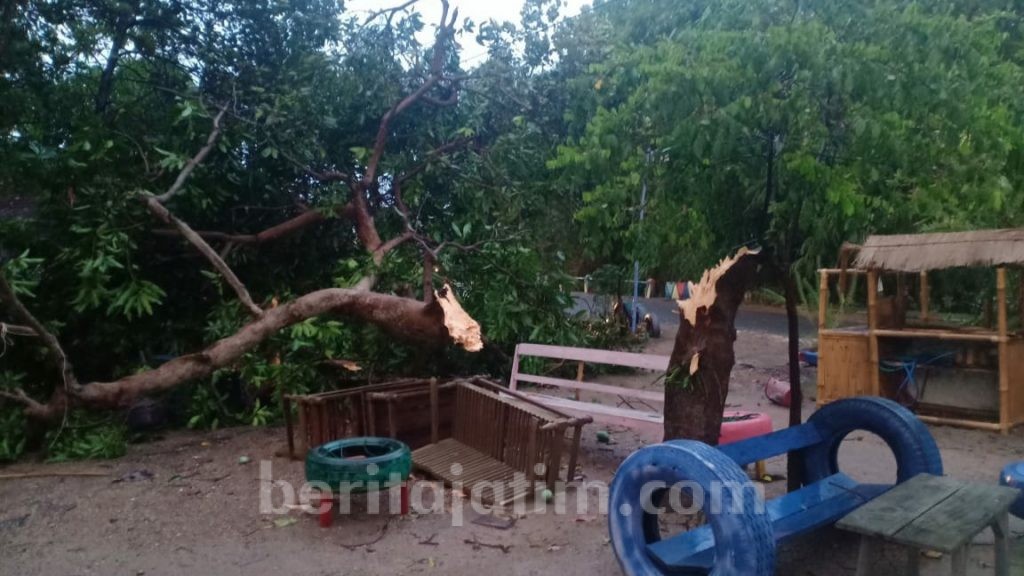 Giliran Wilayah Pinggiran Bojonegoro Tersapu Puting Beliung
