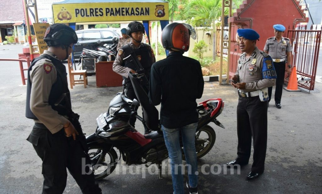 Antisipasi Teror Bom Medan, Polres Pamekasan Perketat Pengamanan Mako