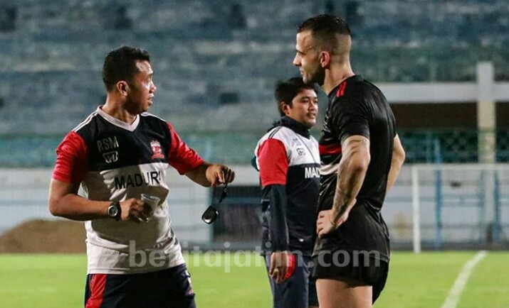 Pelatih Madura United Instruksikan Timnya Fokus Hadapi Bhayangakra FC