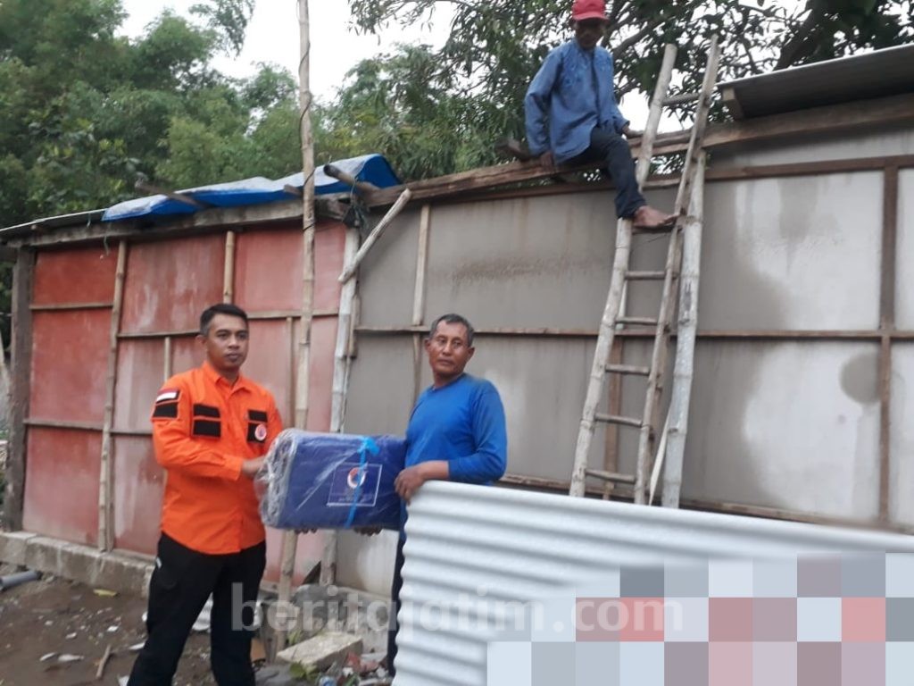 Korban Puting Beliung di Mojokerto Terima Bantuan