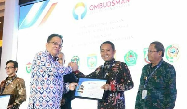 Pemkab Pamekasan Terima Penghargaan Pelayanan Publik