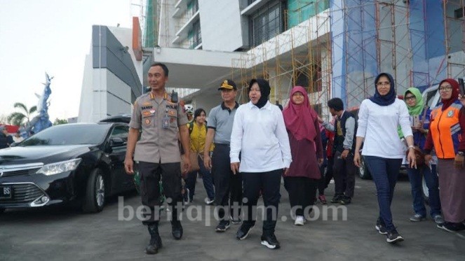 Penuhi Standar FIFA, GBT Surabaya Terus Dibenahi Risma