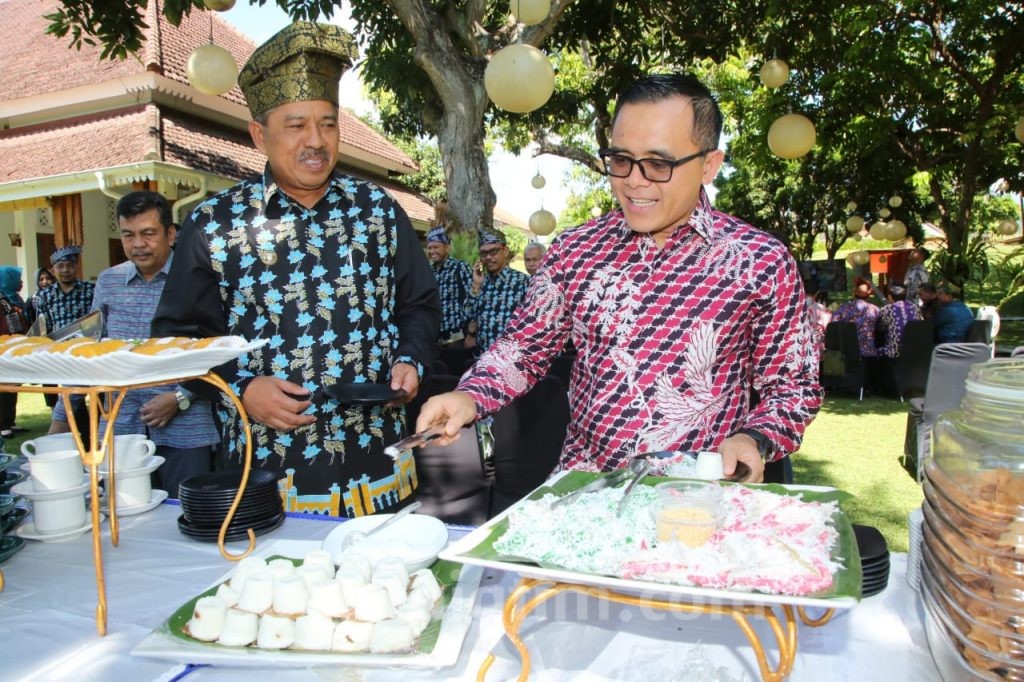 Bupati Siak Boyong Seluruh Camat Belajar Smart Kampung di Banyuwangi