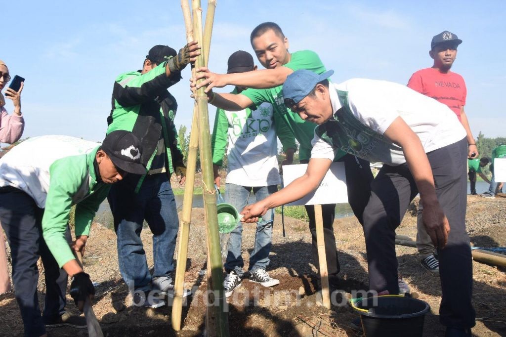Pemkot Kediri Bersih-bersih dan Hijaukan Bantaran Sungai Brantas