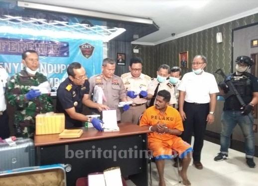 Selundupkan Sabu, Warga India Ditangkap Petugas CNT Bandara Juanda